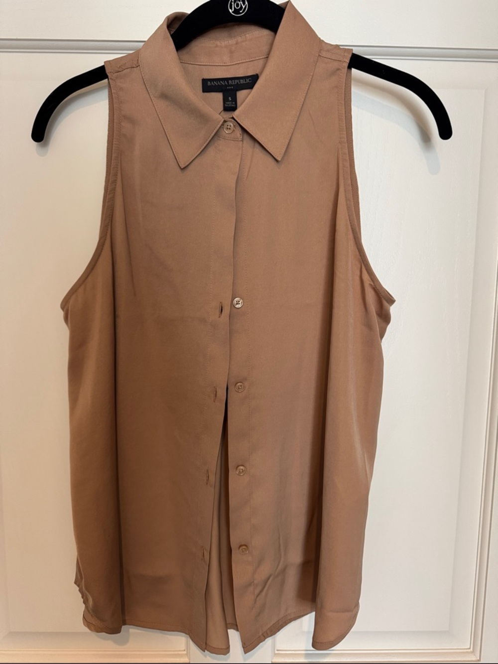 Banana Republic Sleeveless Button-Front Top in Camel Brown